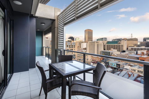 Oaks Adelaide Horizons Suites - Accommodation Gold Coast 2