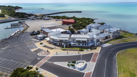 Aloha Waterfront Properties - Accommodation Gold Coast 1