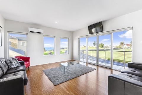 Aloha Waterfront Properties - Accommodation Gold Coast 30
