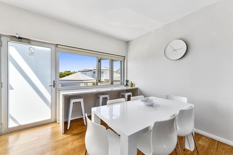 Aloha Waterfront Properties - Accommodation Gold Coast 24