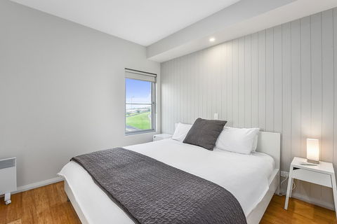Aloha Waterfront Properties - Accommodation Gold Coast 13