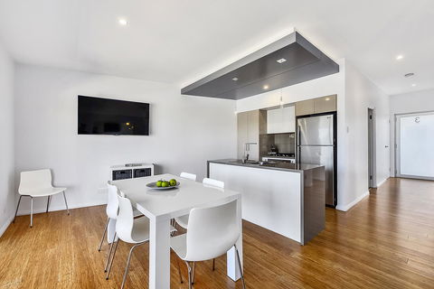 Aloha Waterfront Properties - Accommodation Gold Coast 16