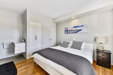 Aloha Waterfront Properties - Accommodation Gold Coast 21