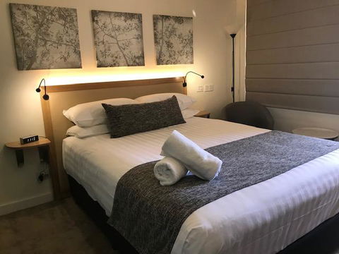 Astor Inn - Accommodation Gold Coast 0