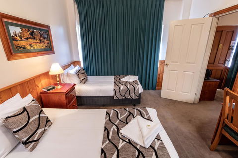 Astor Inn - Accommodation Gold Coast 11