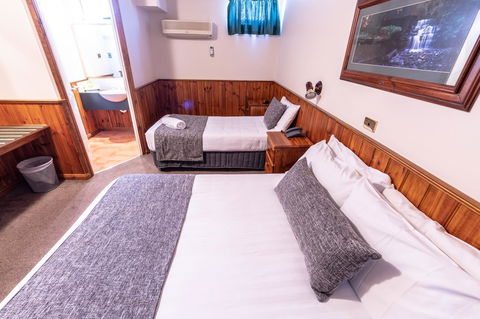 Astor Inn - Accommodation Gold Coast 9