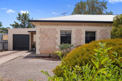 Cute And Cosy - Events, Workers, Getaways - Gold Coast 4U 0
