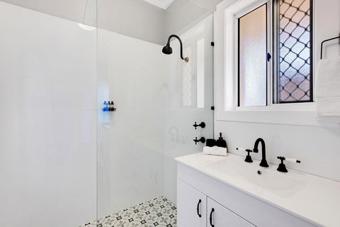 Cute And Cosy - Events, Workers, Getaways - Gold Coast 4U 10