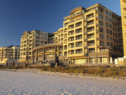 Oaks Glenelg Plaza Pier Suites - Accommodation Gold Coast 1