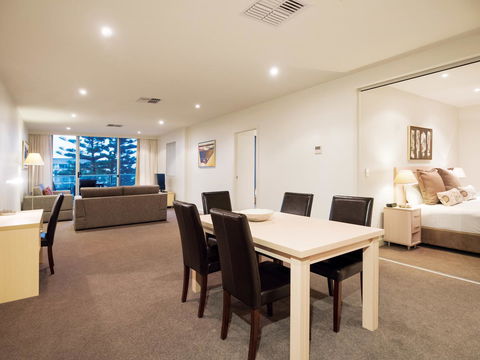 Oaks Glenelg Liberty Suites - Accommodation Gold Coast 24