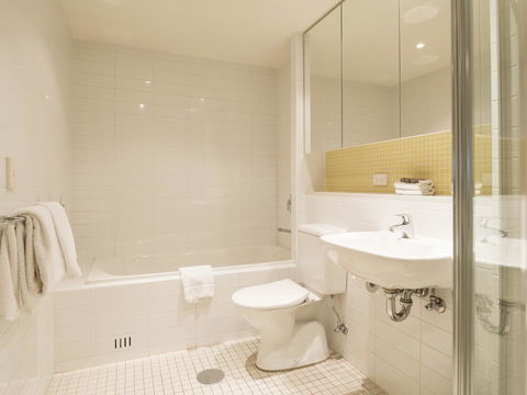 Oaks Glenelg Liberty Suites - Accommodation Gold Coast 26