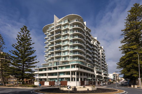Oaks Glenelg Liberty Suites - Accommodation Gold Coast 0