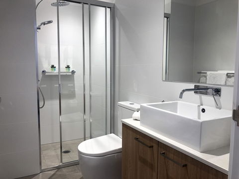 Resort Style Luxury City Apartment + Free Car Parking - Accommodation Gold Coast 7