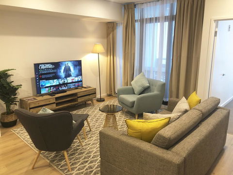 Resort Style Luxury City Apartment + Free Car Parking - Accommodation Gold Coast 2