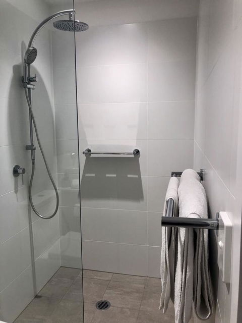 Resort Style Luxury City Apartment + Free Car Parking - Accommodation Gold Coast 26