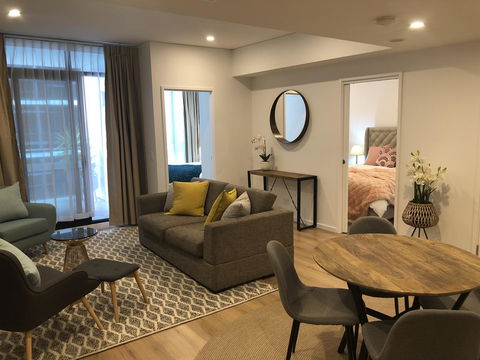 Resort Style Luxury City Apartment + Free Car Parking - Accommodation Gold Coast 10