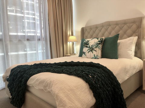 Resort Style Luxury City Apartment + Free Car Parking - Accommodation Gold Coast 8