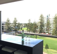 Beachside Luxury getaway in Glenelg - Accommodation Gold Coast