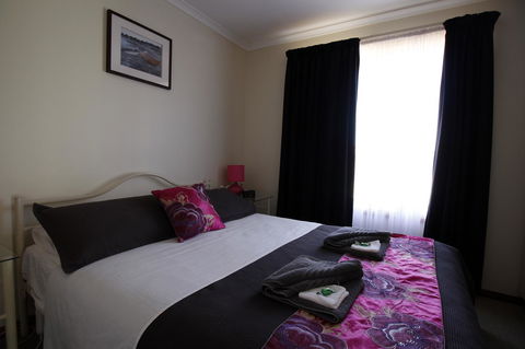 Cape Jervis Holiday Units - Gold Coast 4U 4