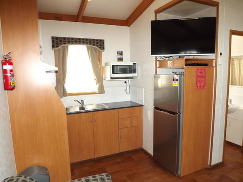 Ceduna Foreshore Caravan Park - 1 Gold Coast 14