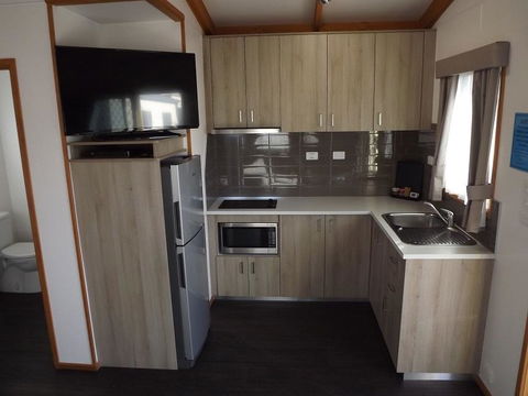 Ceduna Foreshore Caravan Park - 1 Gold Coast 12