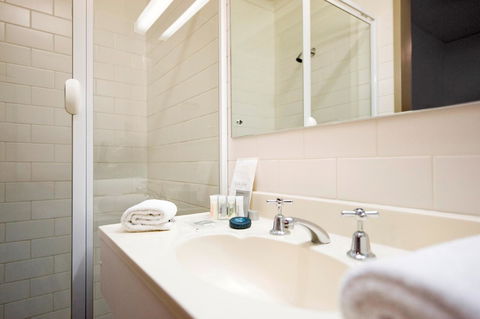 Adelaide Paringa - 1 Gold Coast 14