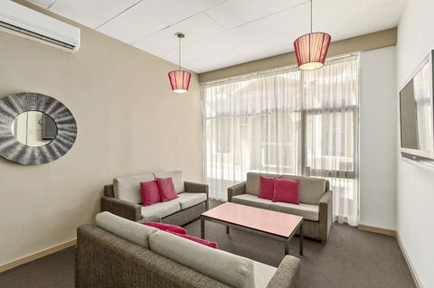 Adelaide Paringa - 1 Gold Coast 17