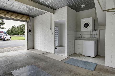 Tasman Beachside Apartment - Accommodation Gold Coast 11