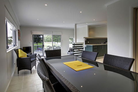 Tasman Beachside Apartment - Accommodation Gold Coast 5