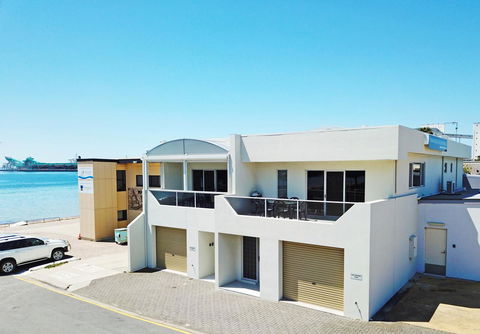 Tasman Beachside Apartment - Accommodation Gold Coast 2