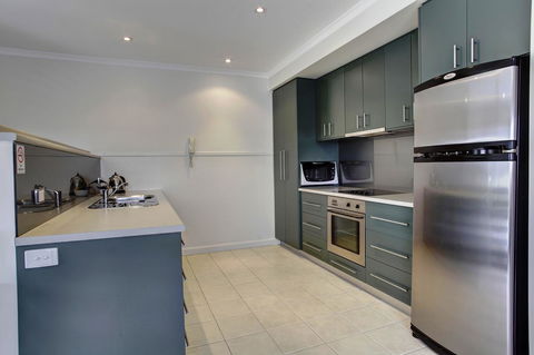 Tasman Beachside Apartment - Accommodation Gold Coast 3