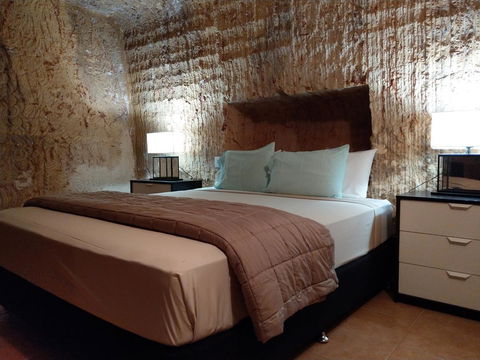 Zen Underground B&B - Accommodation Gold Coast 2