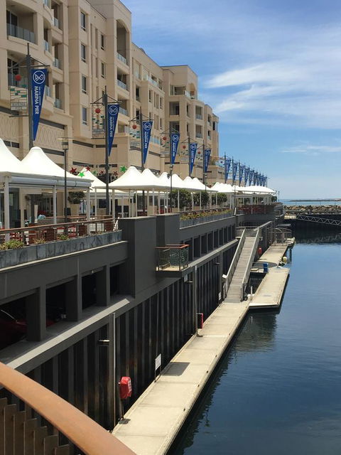Glenelg Seaside Apartment - Accommodation Gold Coast 3
