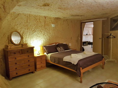 Underground Gem - Accommodation Gold Coast 4