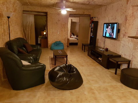 Underground Gem - Accommodation Gold Coast 6