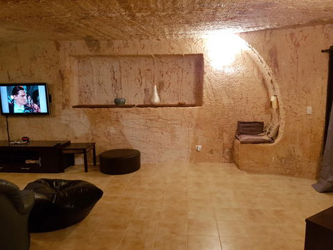 Underground Gem - Accommodation Gold Coast 7