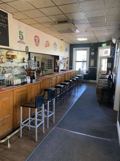 Commercial Hotel Morgan - Gold Coast 4U 3