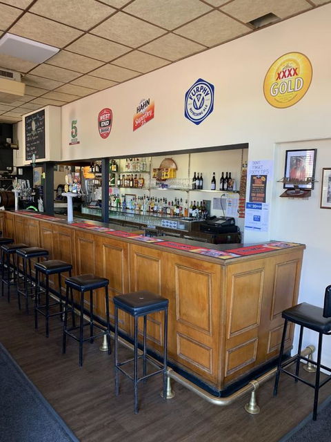 Commercial Hotel Morgan - Gold Coast 4U 2