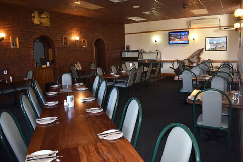 Commercial Hotel Morgan - Gold Coast 4U 6