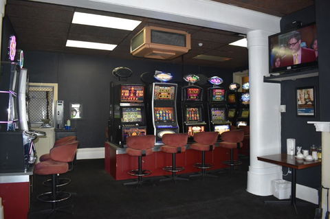 Commercial Hotel Morgan - Gold Coast 4U 9