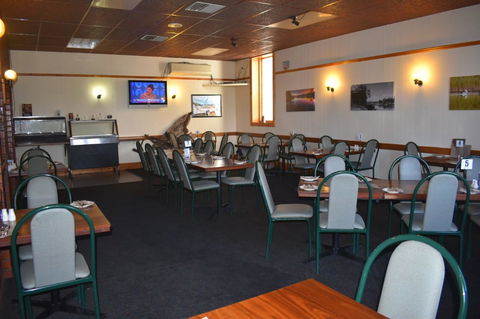 Commercial Hotel Morgan - Gold Coast 4U 7