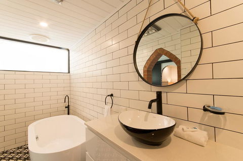 The Manor Basket Range - Accommodation Gold Coast 2