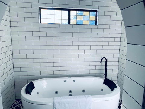 The Manor Basket Range - Accommodation Gold Coast 11