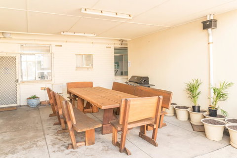 Seaview Sunset Holiday Apartments - 1 Gold Coast 7