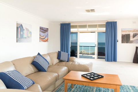 Seaview Sunset Holiday Apartments - 1 Gold Coast 0