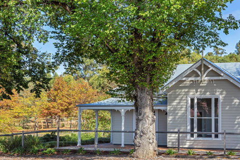 Grandview Accommodation - The Elm Tree Apartments - Accommodation Gold Coast 1