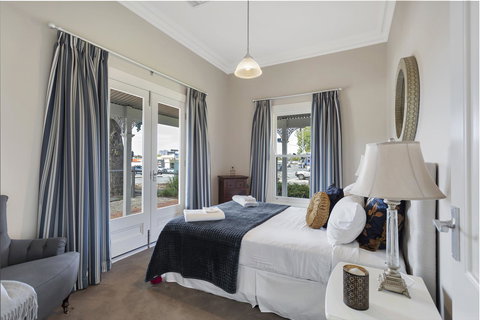 Grandview Accommodation - The Elm Tree Apartments - Accommodation Gold Coast 10