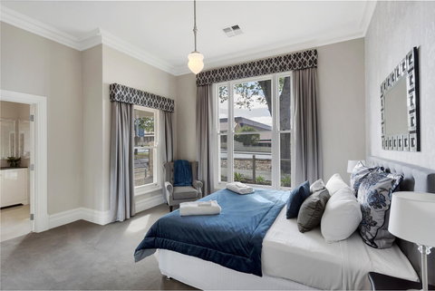 Grandview Accommodation - The Elm Tree Apartments - Accommodation Gold Coast 2