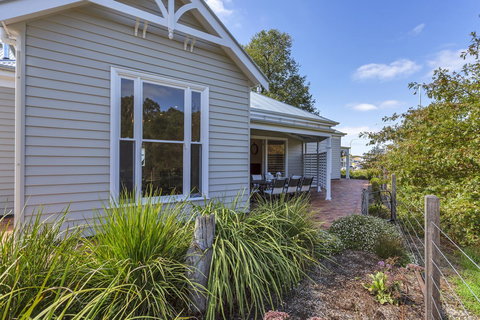 Grandview Accommodation - The Elm Tree Apartments - Accommodation Gold Coast 24