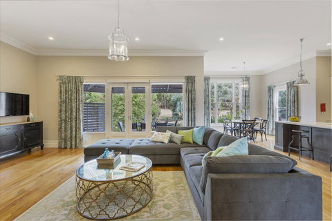 Grandview Accommodation - The Elm Tree Apartments - Accommodation Gold Coast 4